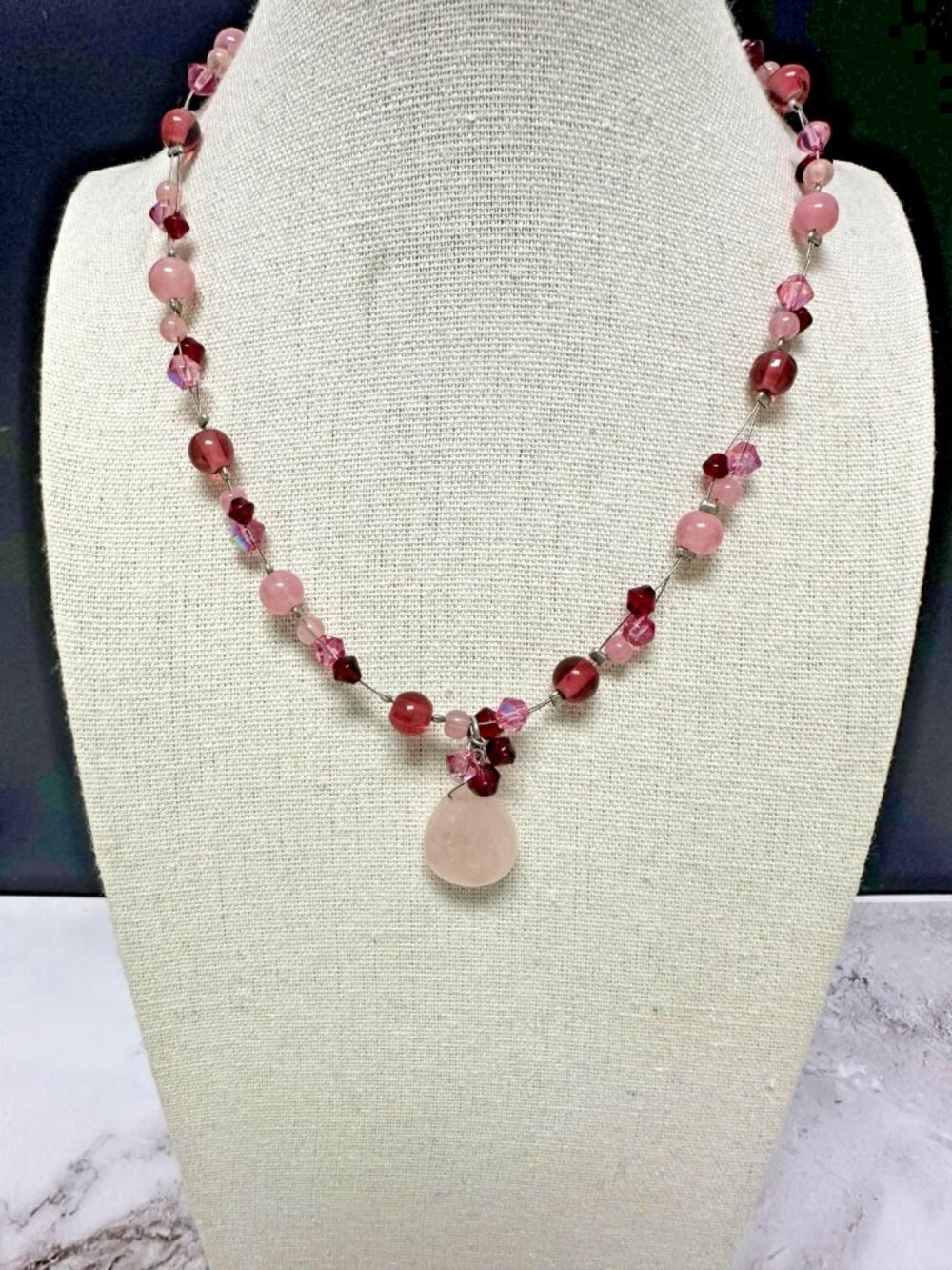 3/$30 NY Collection Pink Beaded Glass Necklace Teardrop Pendant Wire Strand 16"